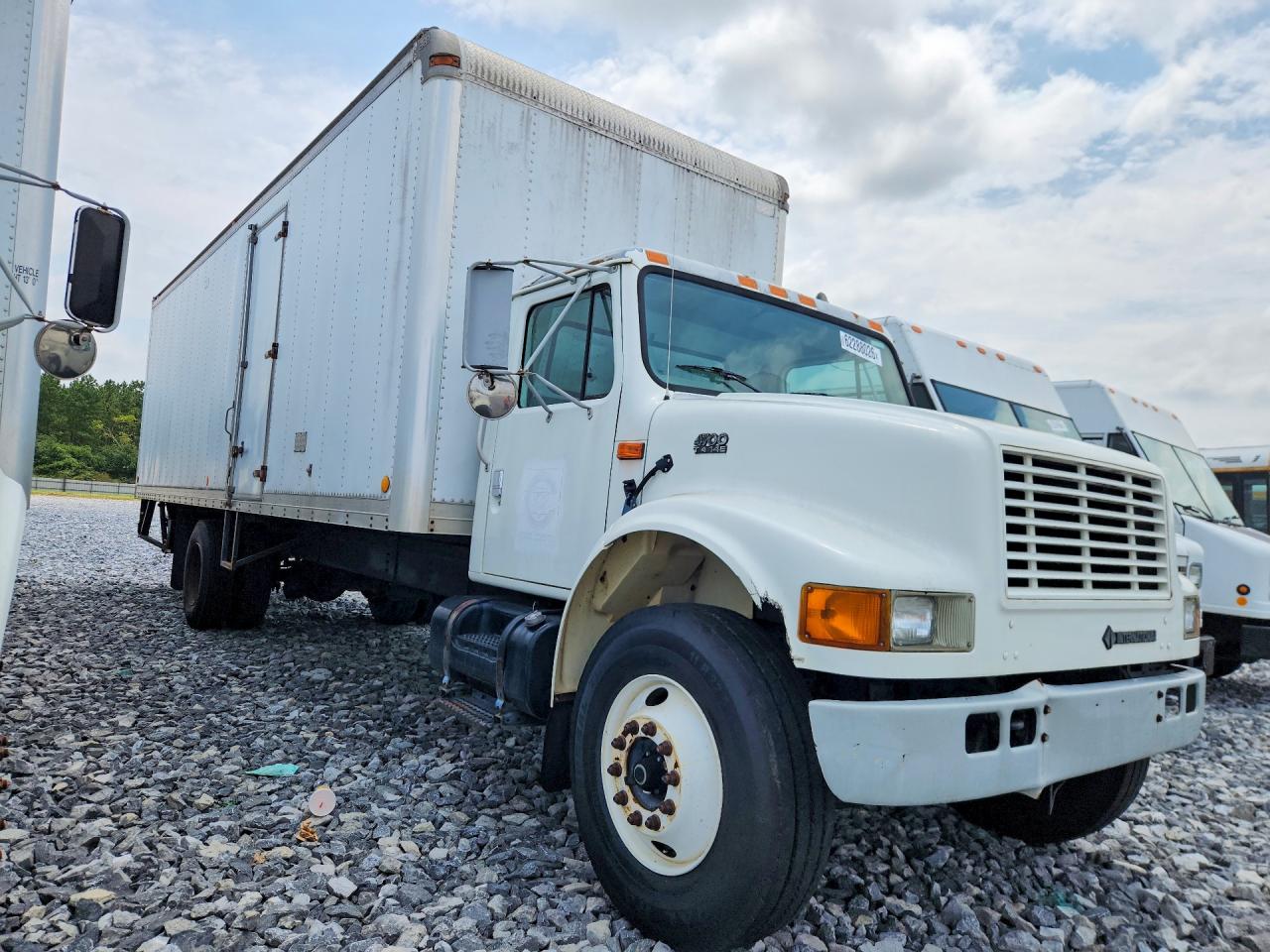 2002 INTERNATIONAL 4000 SERIE