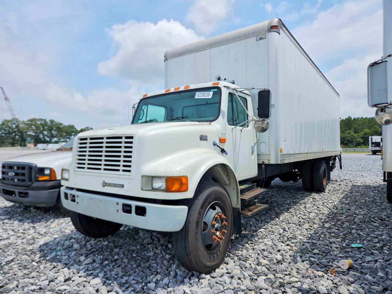 2002 INTERNATIONAL 4000 SERIE