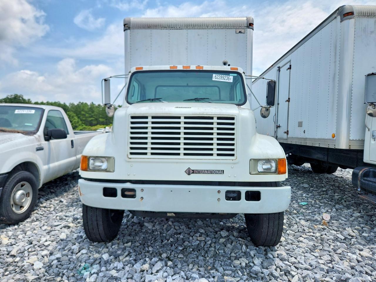 2002 INTERNATIONAL 4000 SERIE