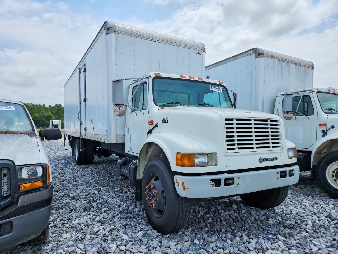 2002 INTERNATIONAL 4000 SERIE