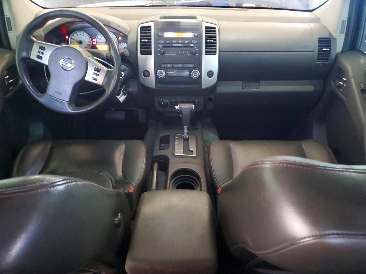2011 NISSAN FRONTIER