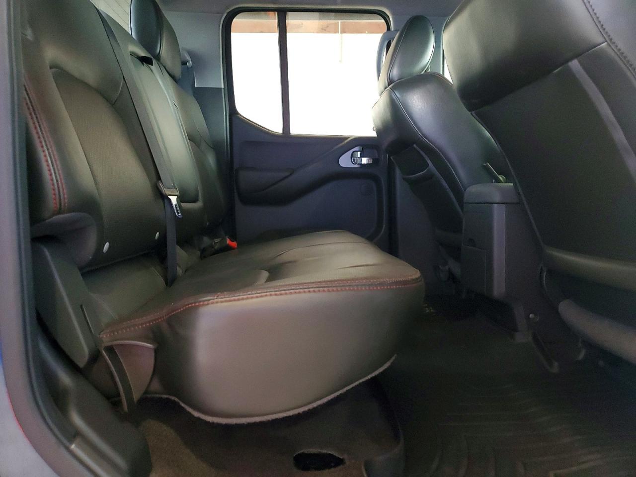 2011 NISSAN FRONTIER