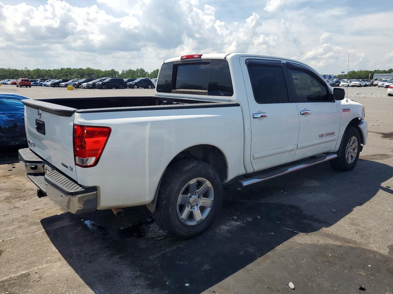 2014 NISSAN TITAN