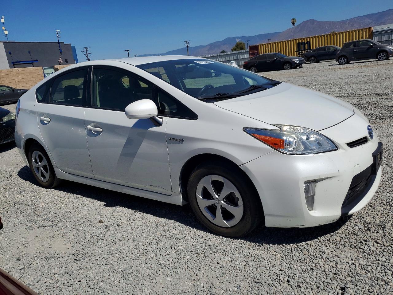 2015 TOYOTA PRIUS