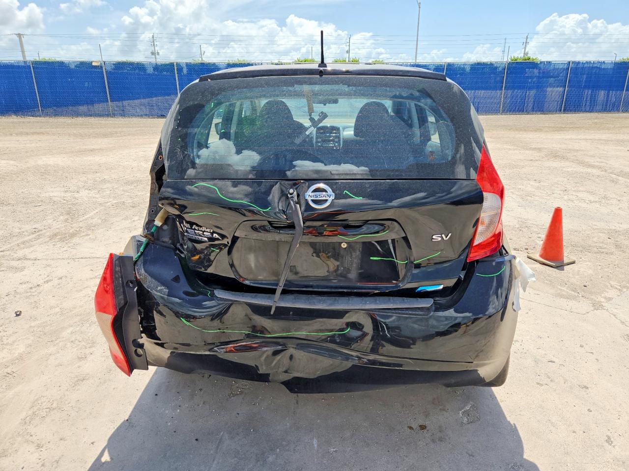 2015 NISSAN VERSA