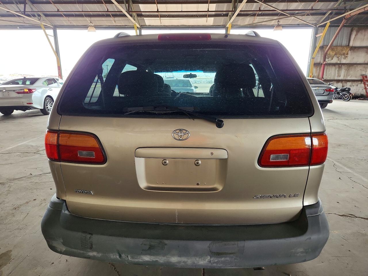 2000 TOYOTA SIENNA