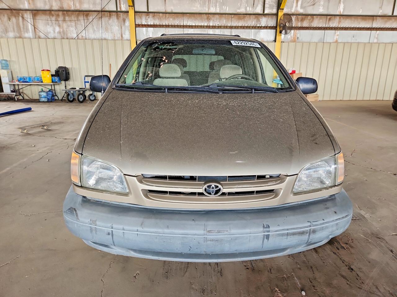 2000 TOYOTA SIENNA