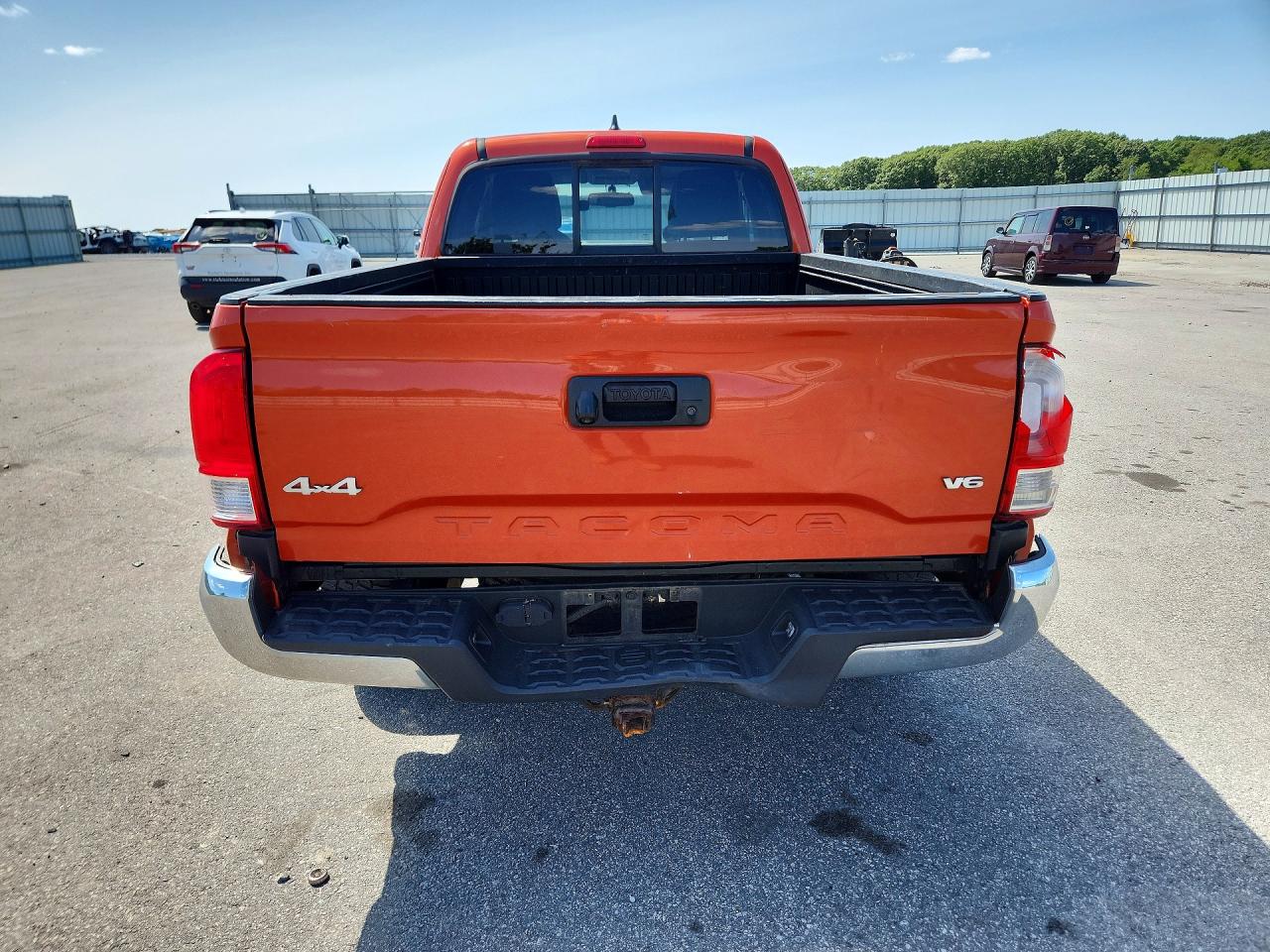 2016 TOYOTA TACOMA