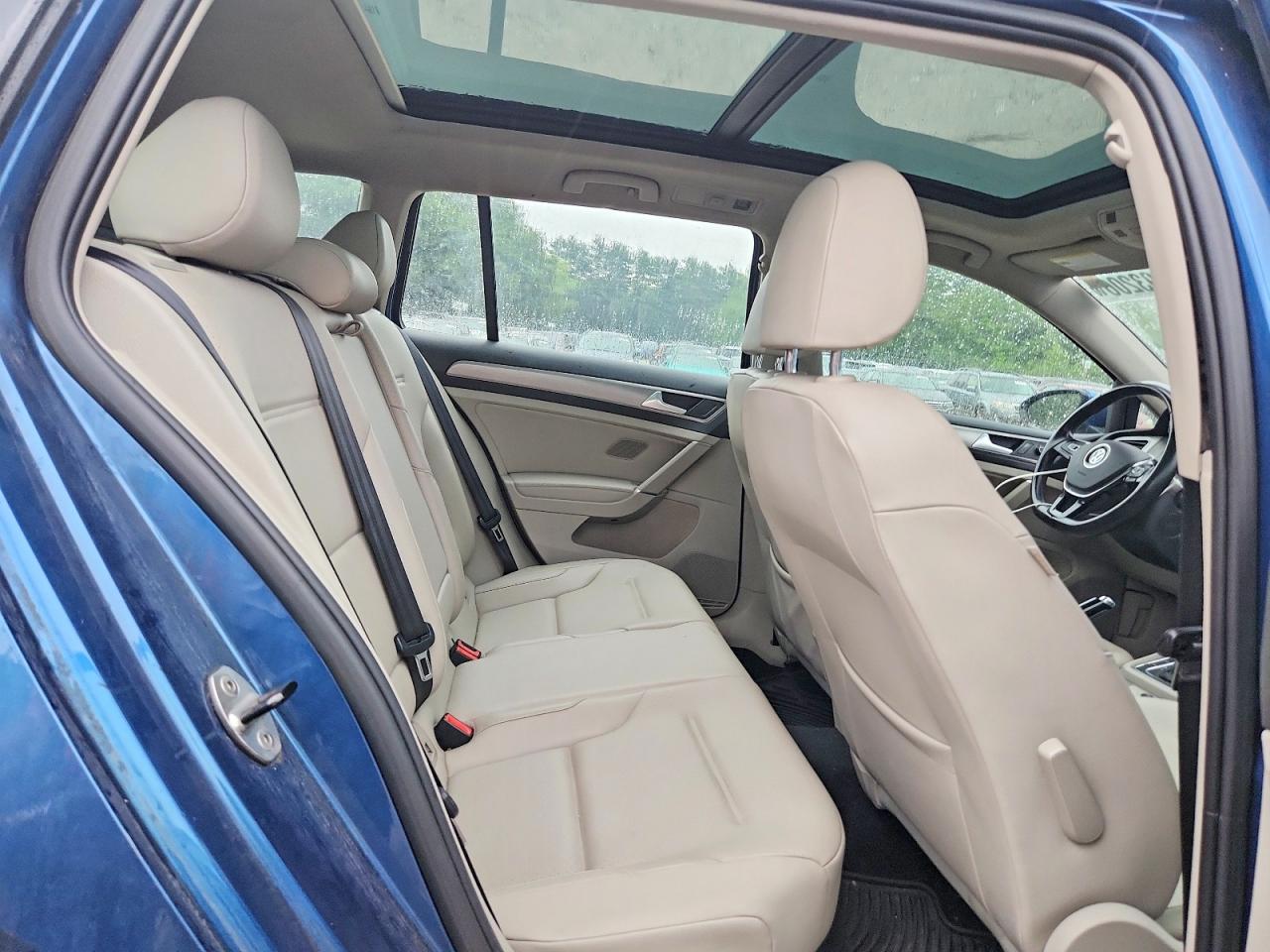 2016 VOLKSWAGEN GOLF