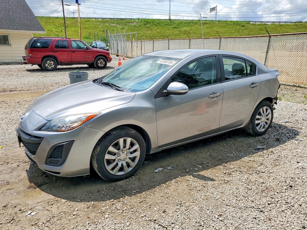 2011 MAZDA 3