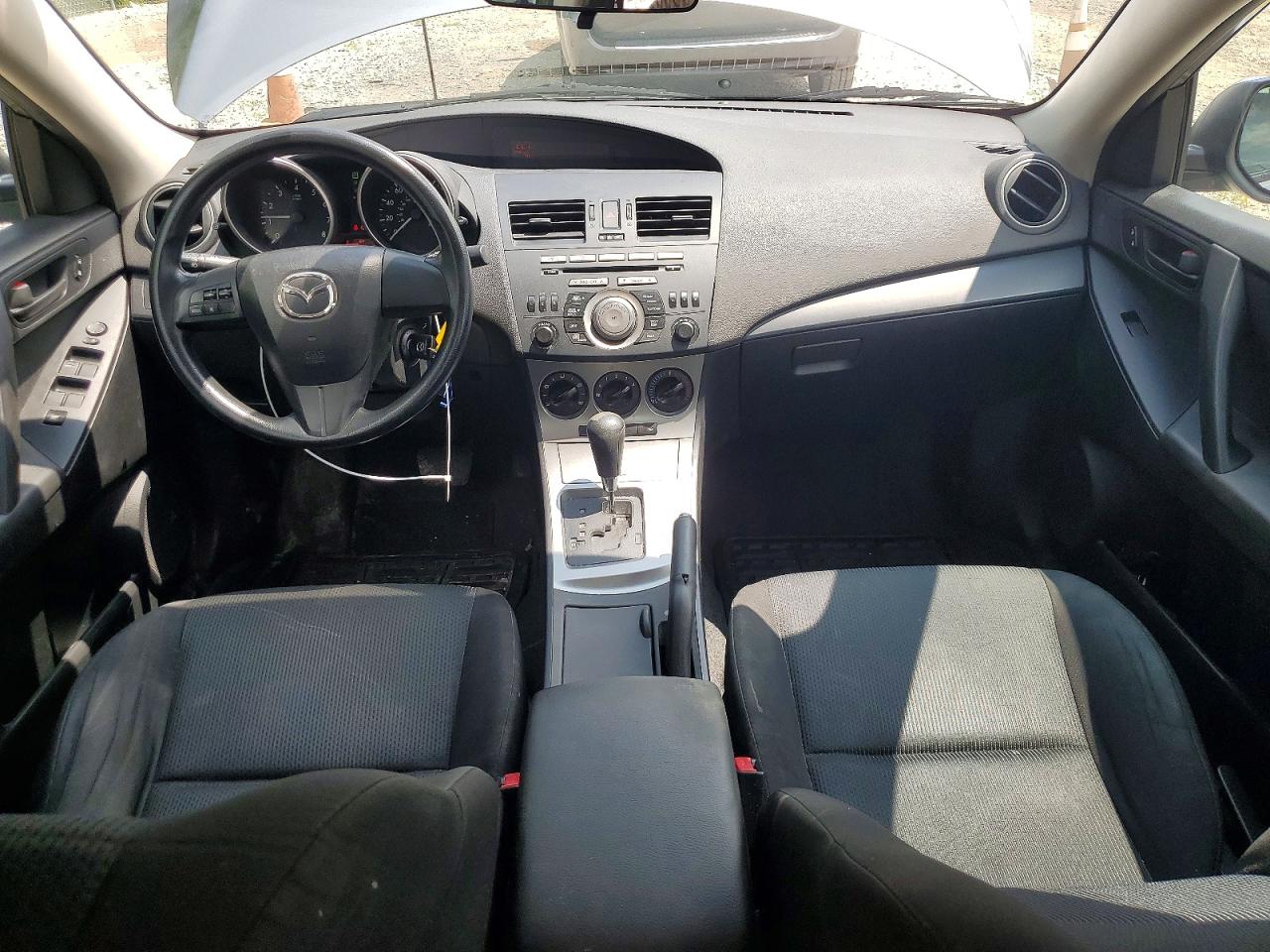 2011 MAZDA 3