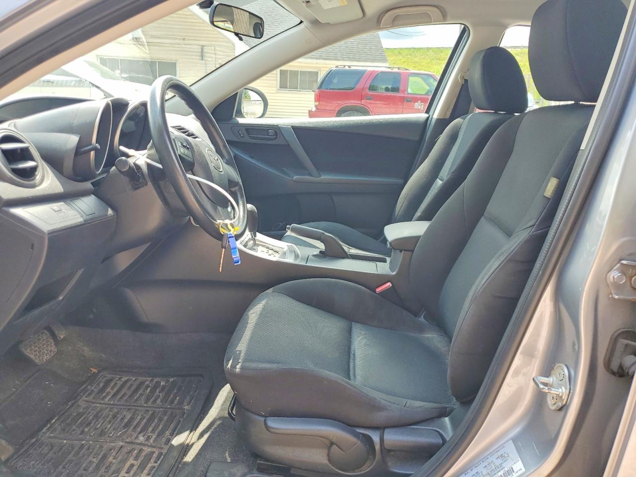 2011 MAZDA 3
