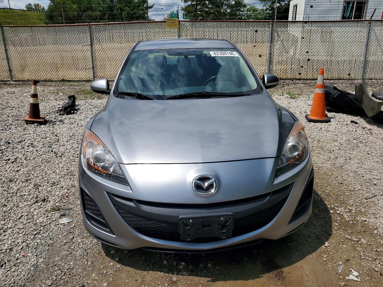 2011 MAZDA 3