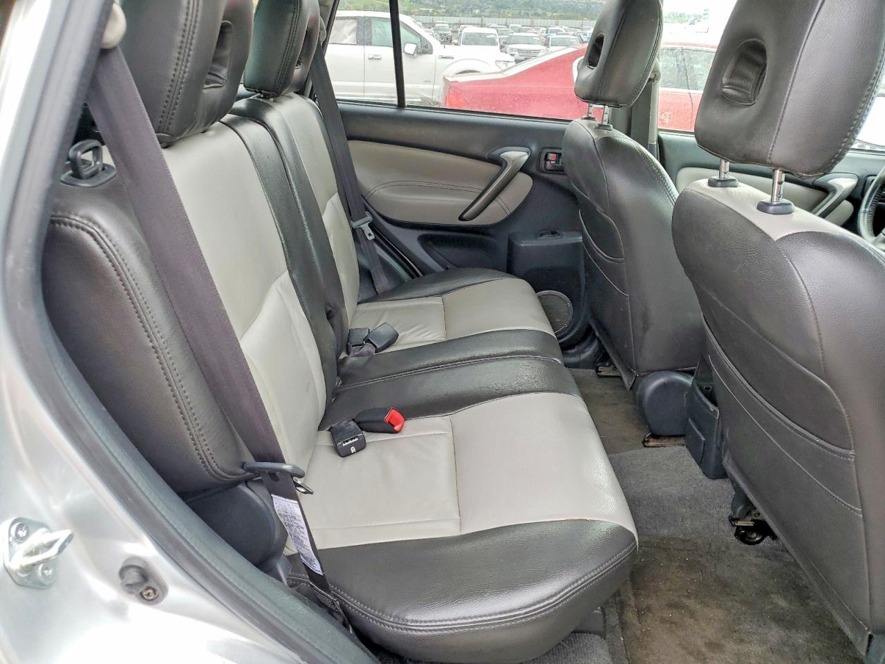 2004 TOYOTA RAV4