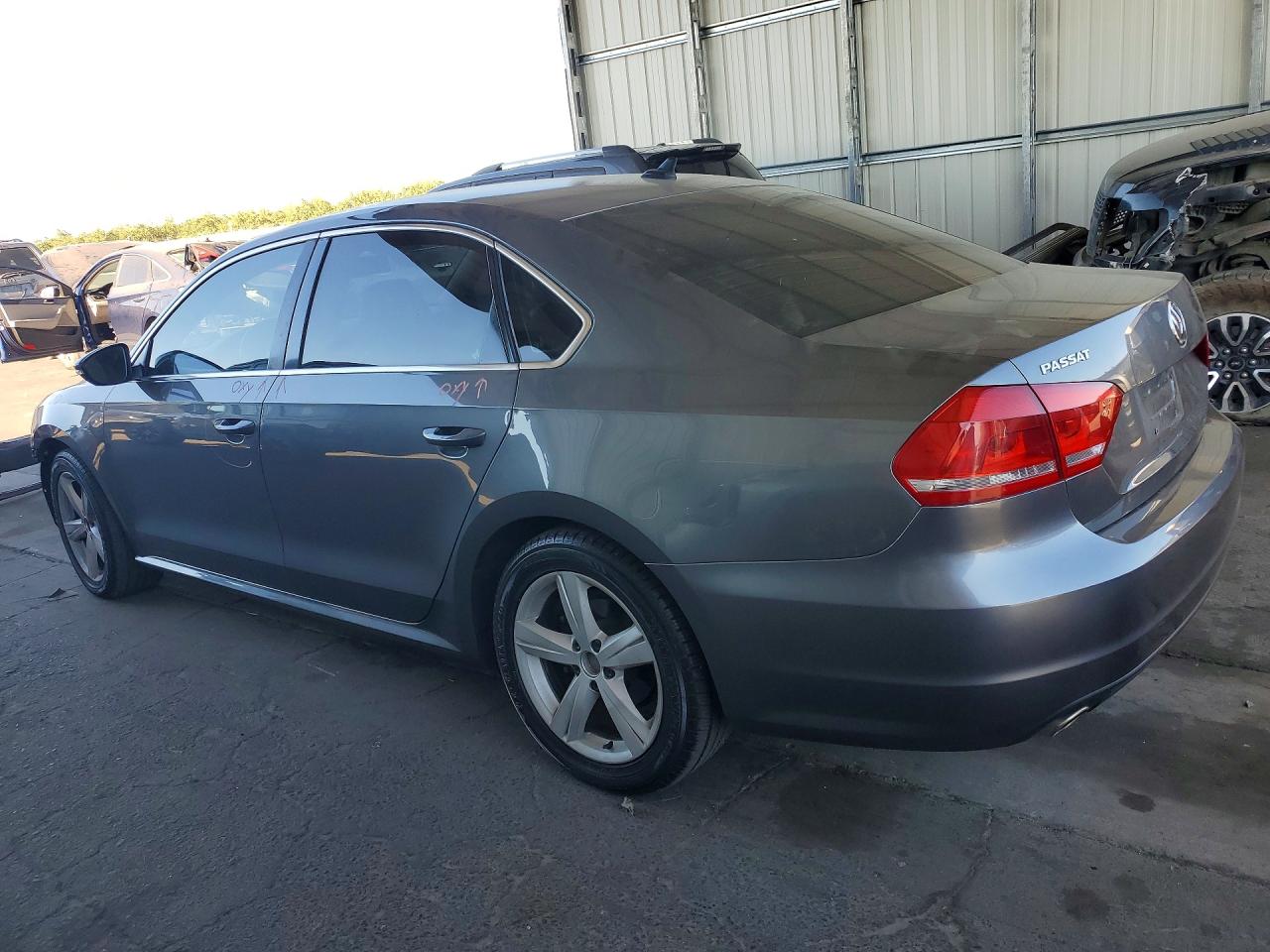 2012 VOLKSWAGEN PASSAT