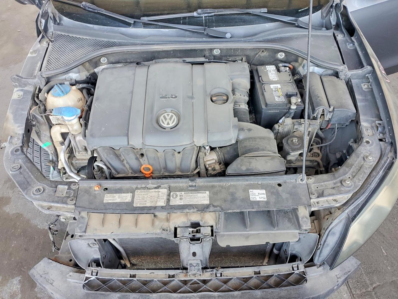 2012 VOLKSWAGEN PASSAT
