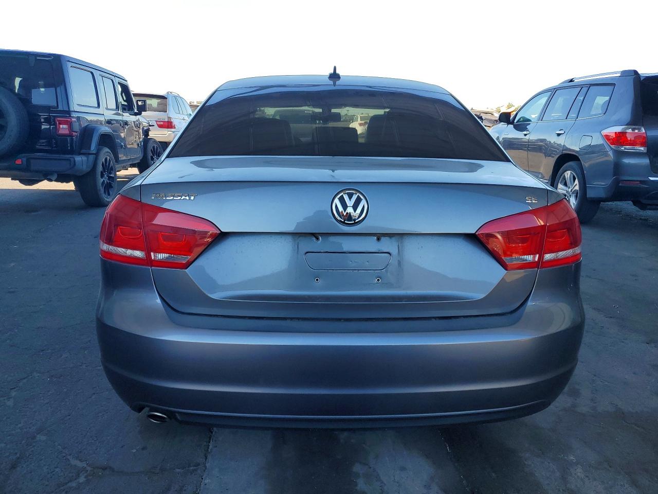 2012 VOLKSWAGEN PASSAT