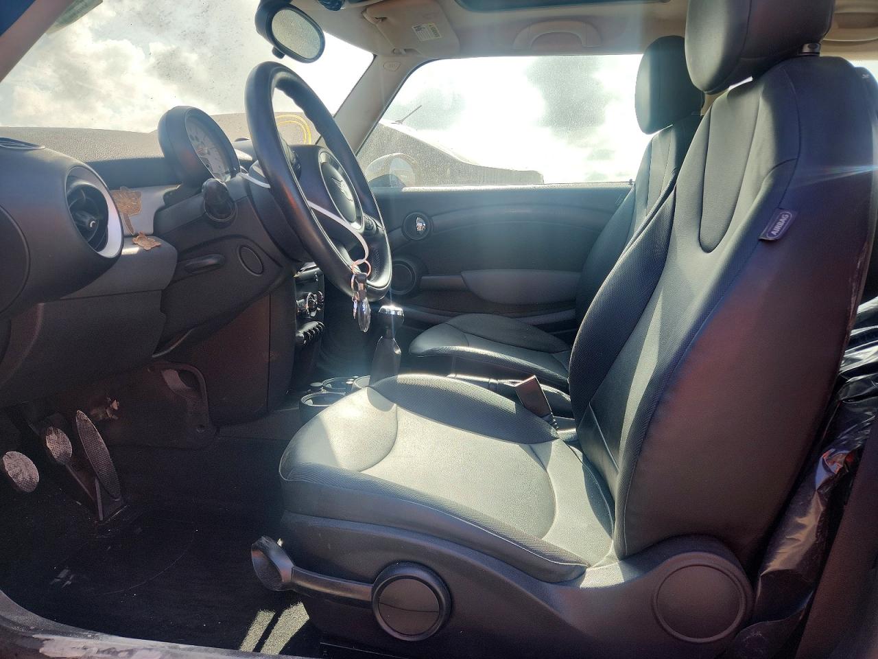 2011 MINI COOPER