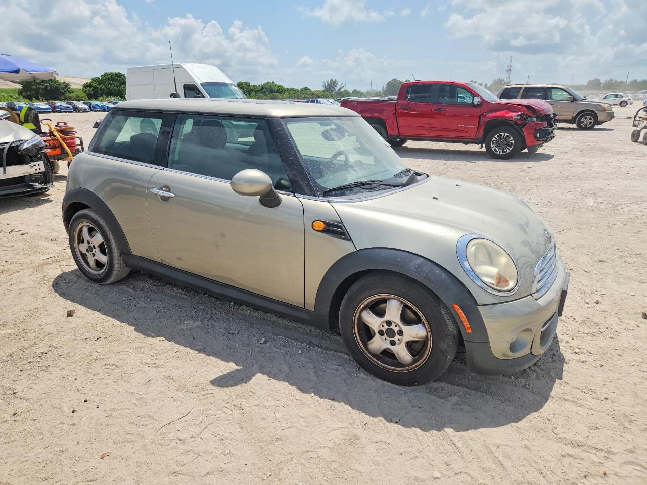 2011 MINI COOPER