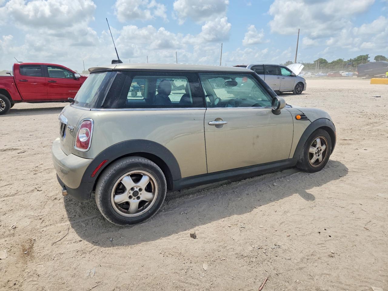 2011 MINI COOPER