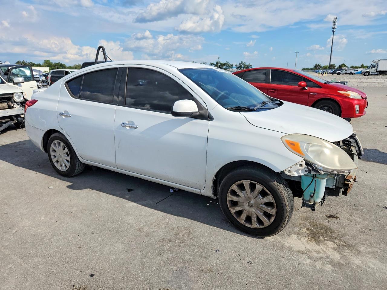 2014 NISSAN VERSA