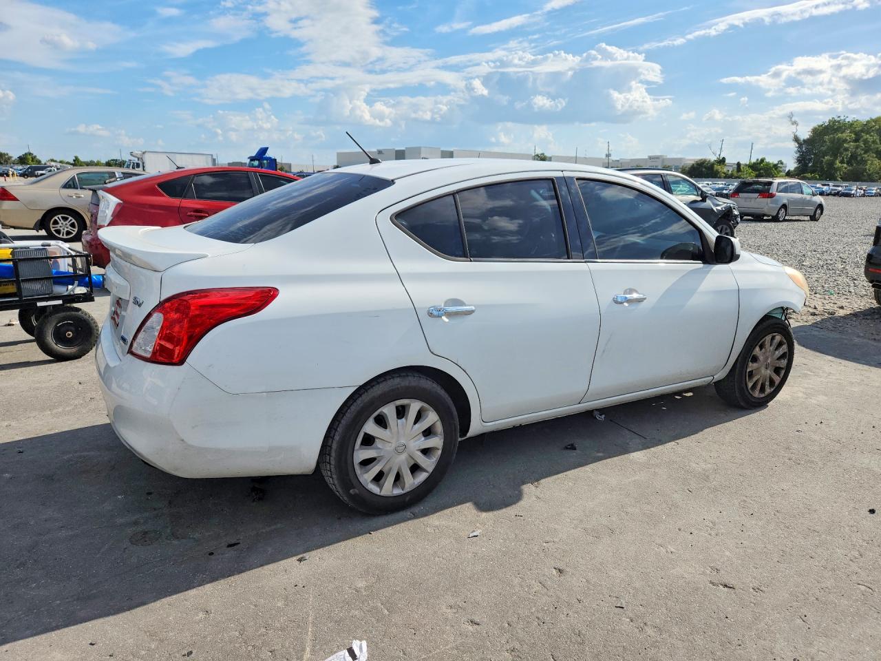 2014 NISSAN VERSA