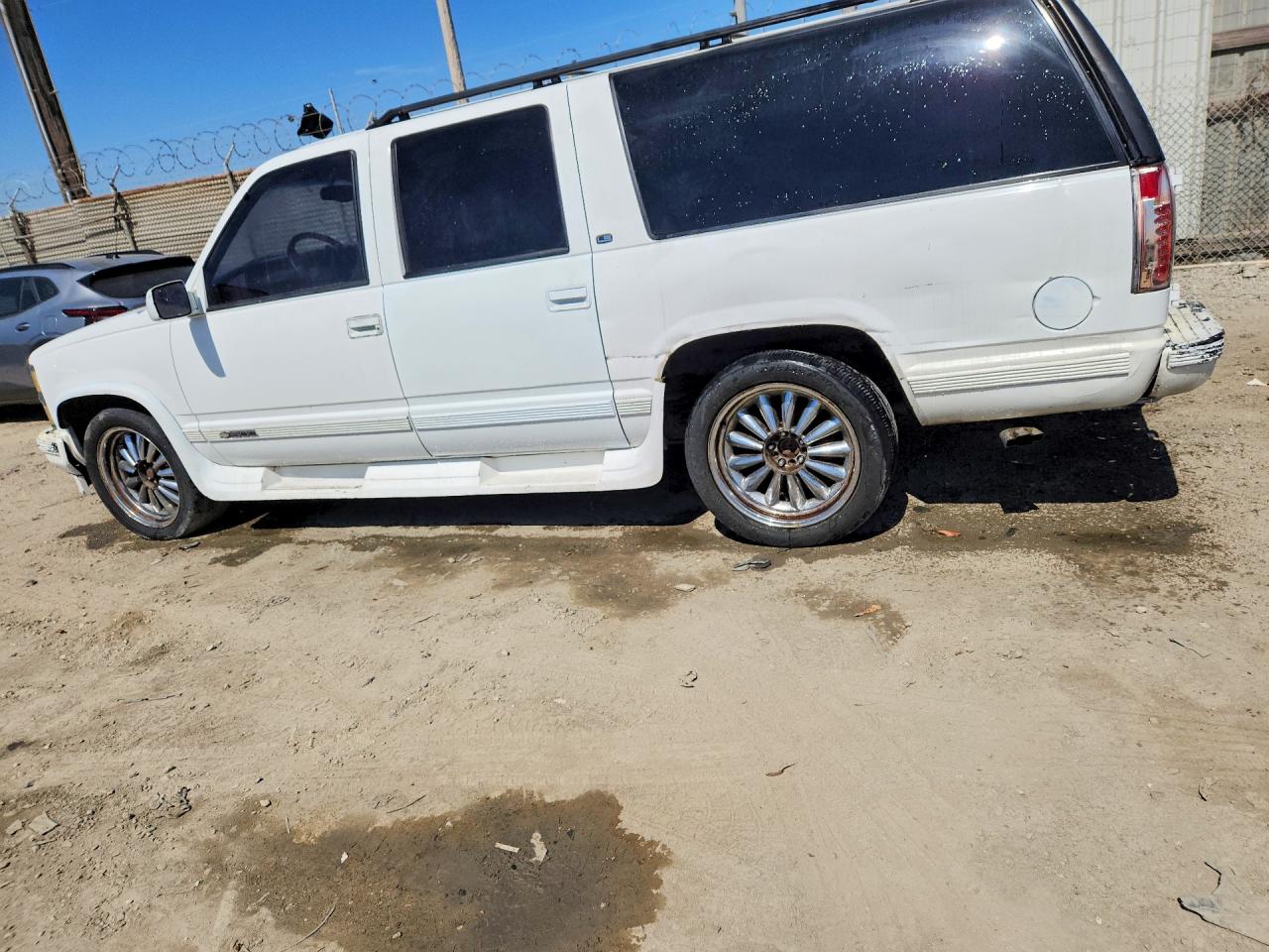 1999 CHEVROLET SUBURBAN