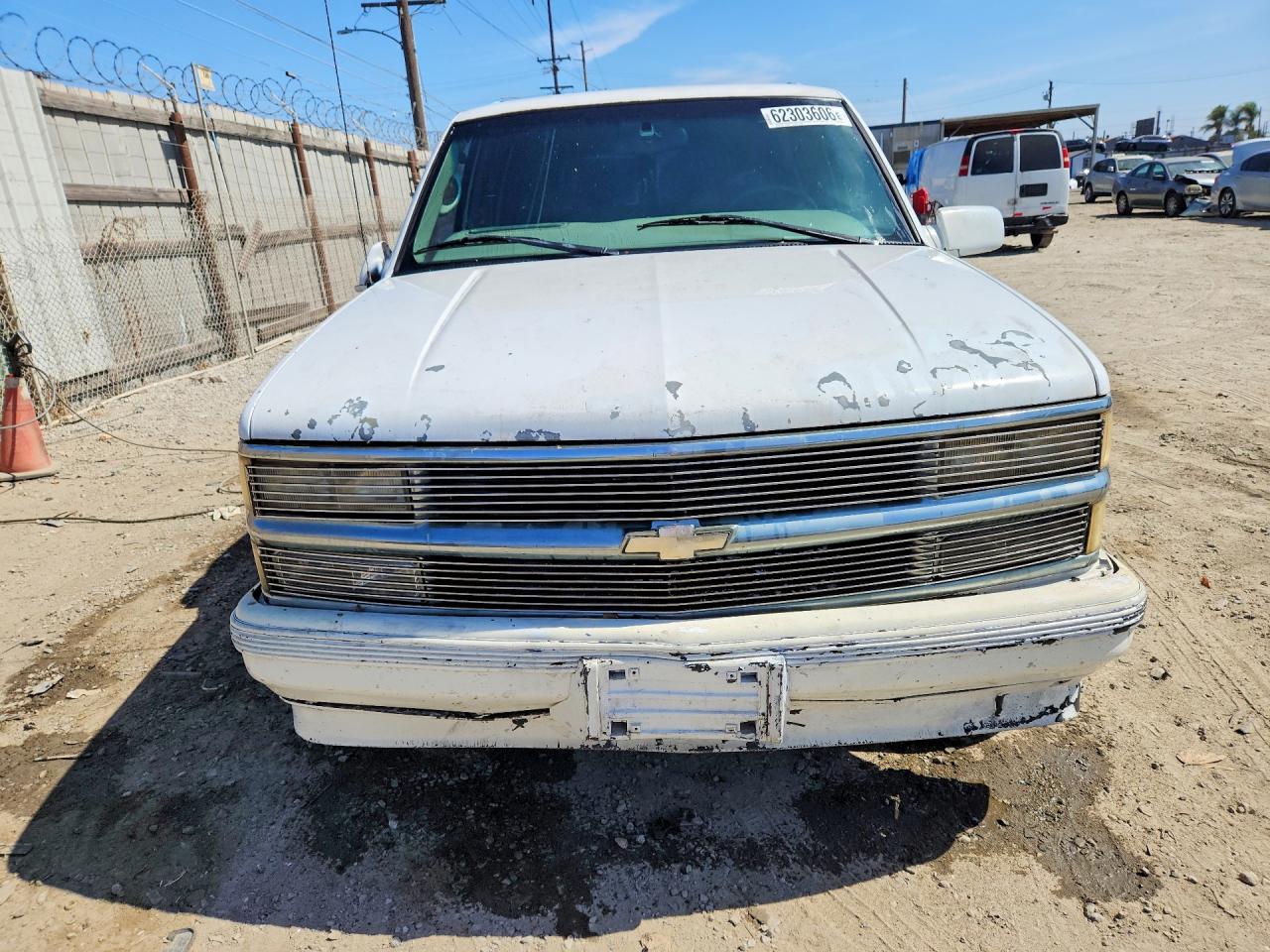 1999 CHEVROLET SUBURBAN