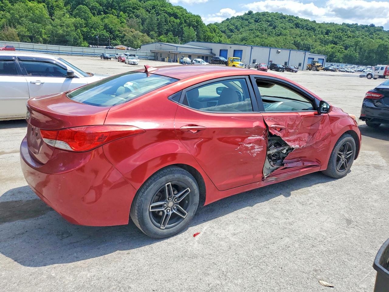 2011 HYUNDAI ELANTRA