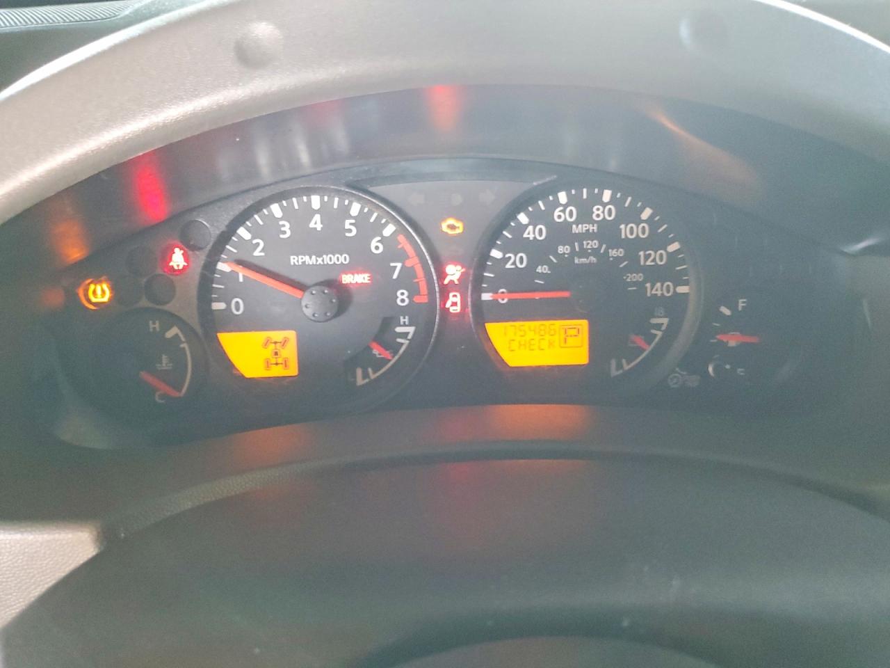 2012 NISSAN XTERRA