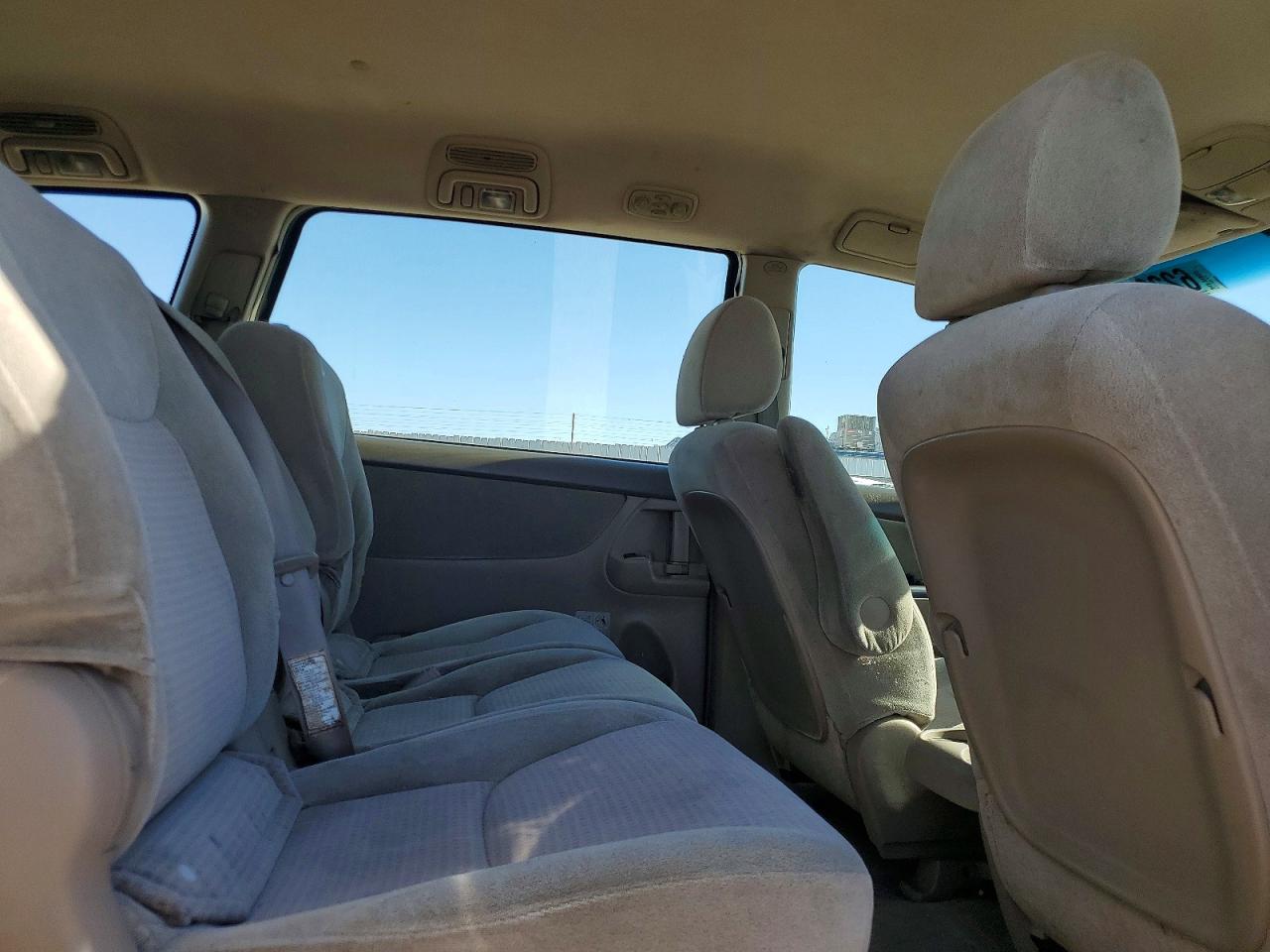 2009 TOYOTA SIENNA