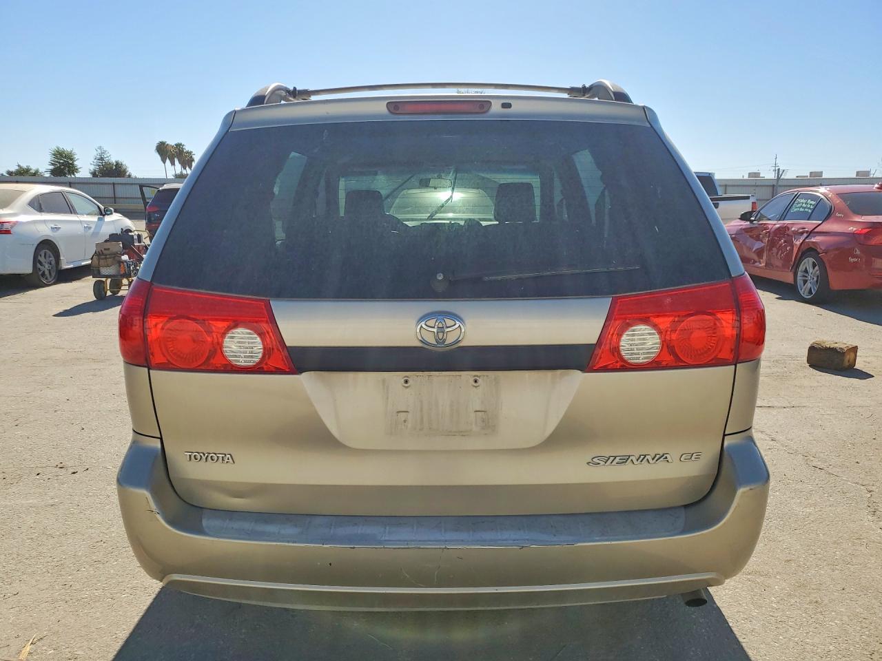 2009 TOYOTA SIENNA