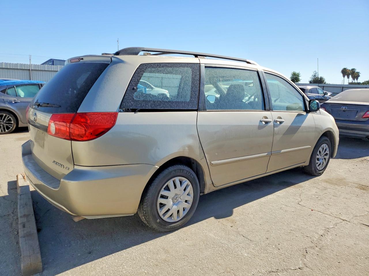 2009 TOYOTA SIENNA