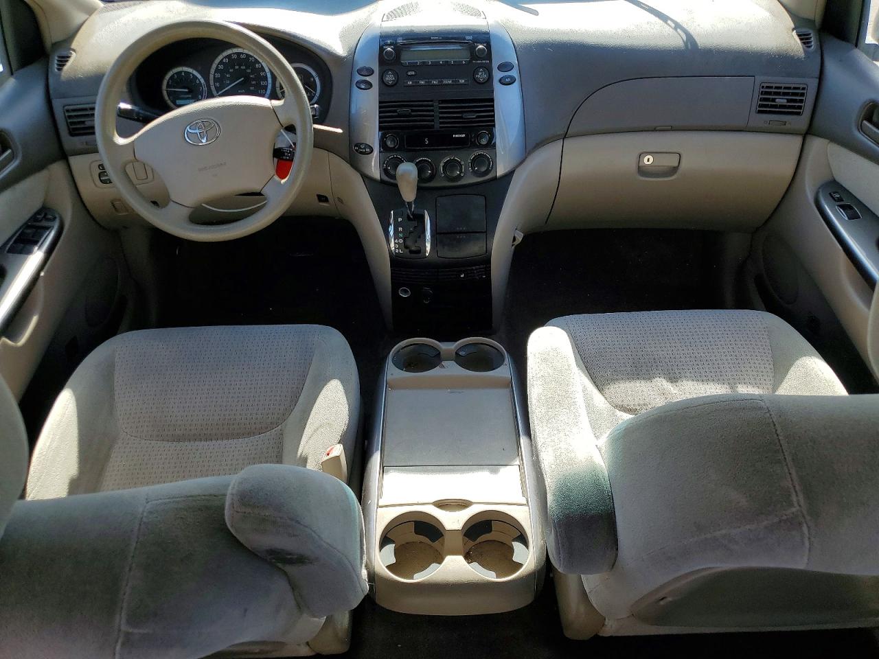2009 TOYOTA SIENNA