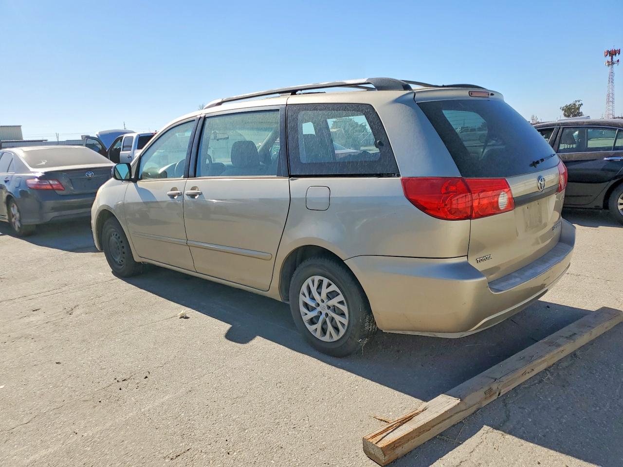 2009 TOYOTA SIENNA