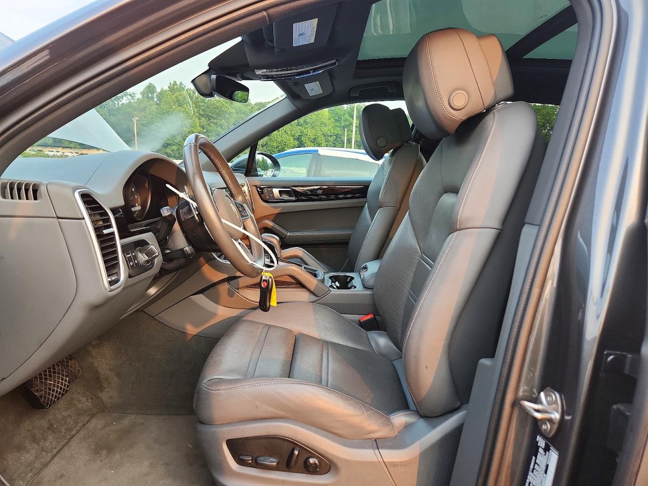 2022 PORSCHE CAYENNE
