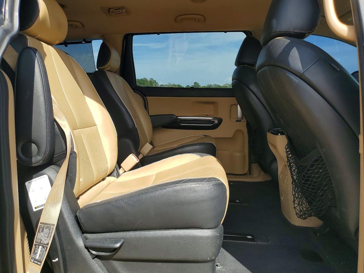 2015 KIA SEDONA