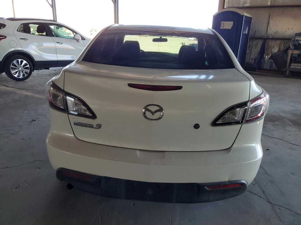 2011 MAZDA 3