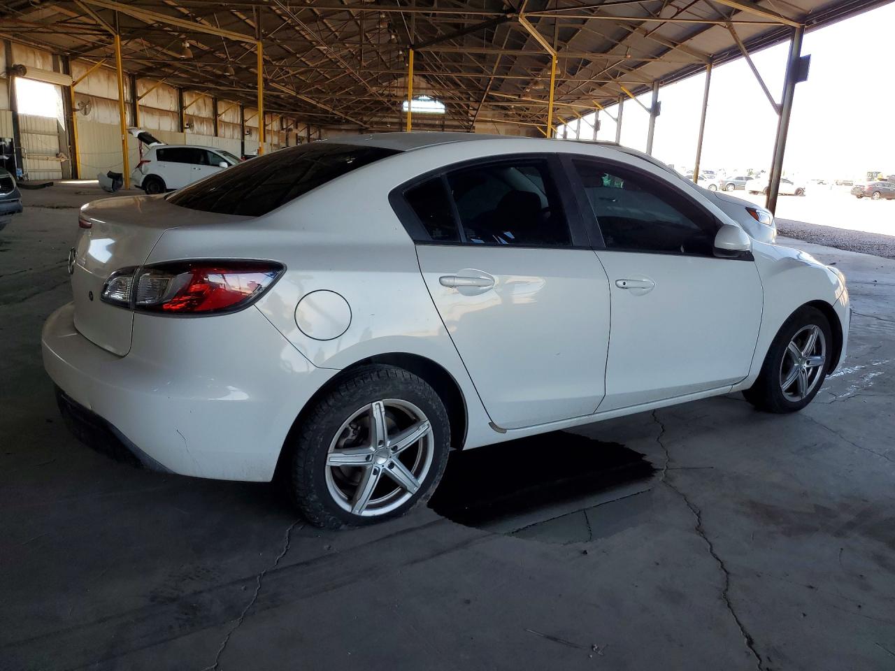 2011 MAZDA 3