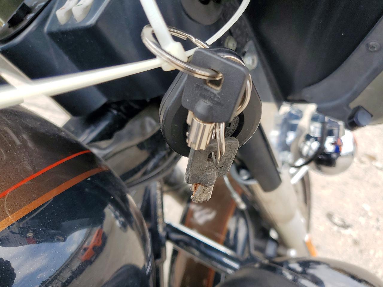 2013 HARLEY-DAVIDSON FL