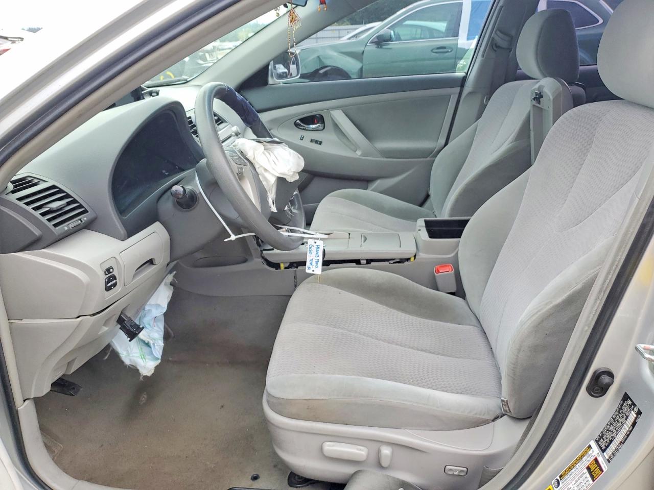 2011 TOYOTA CAMRY