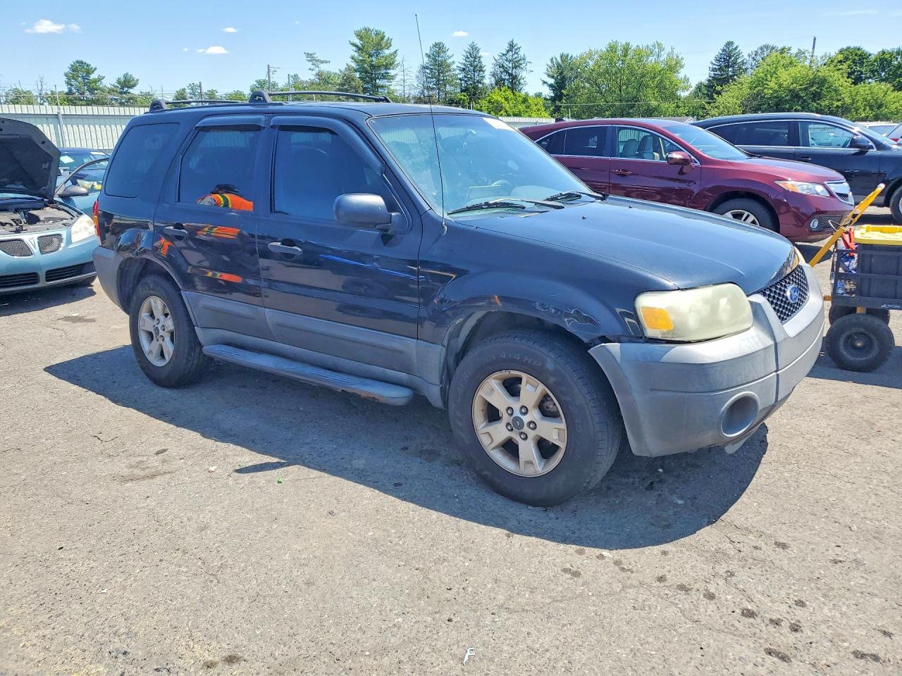 2005 FORD ESCAPE
