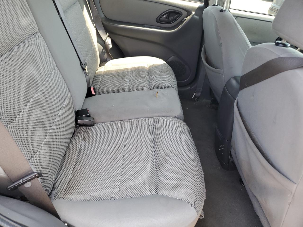 2005 FORD ESCAPE