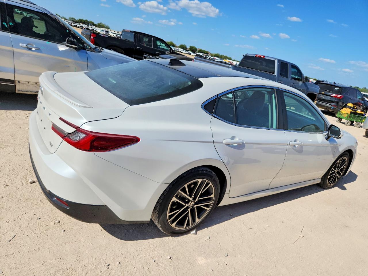 2025 TOYOTA CAMRY