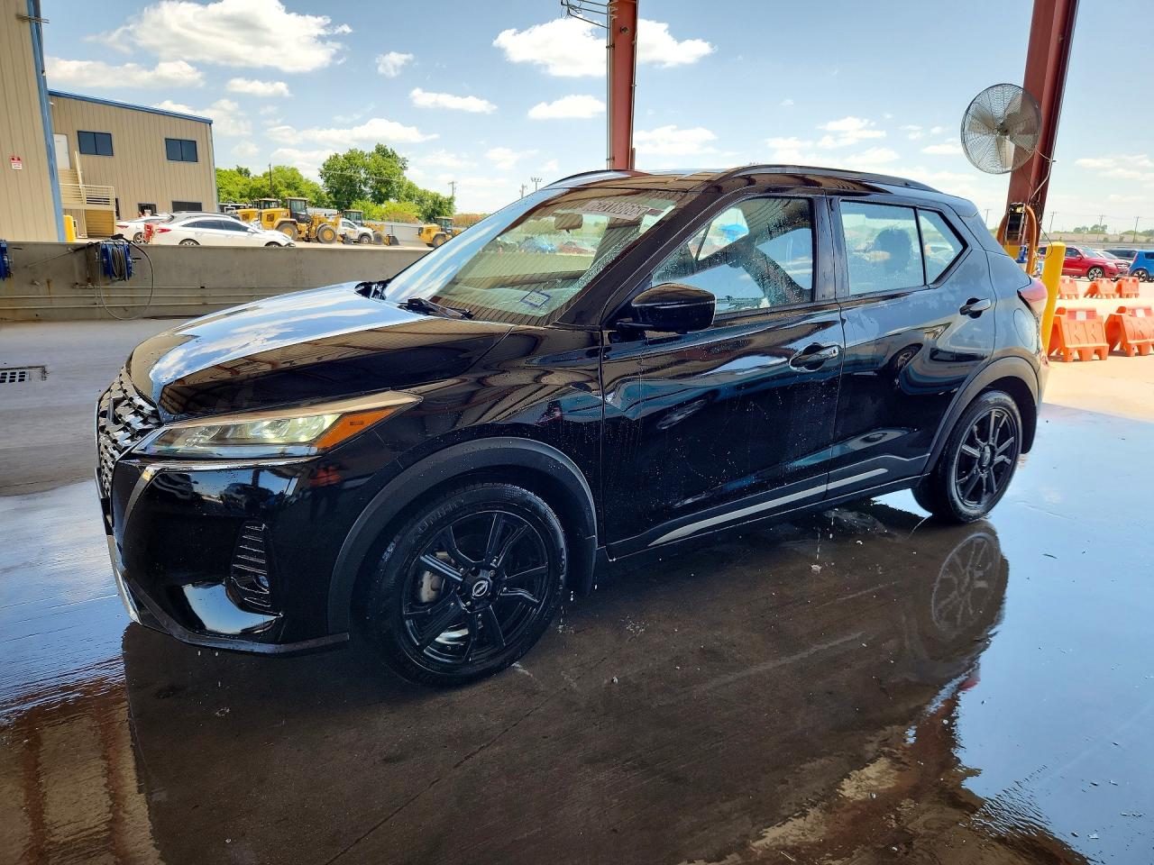 2023 NISSAN KICKS