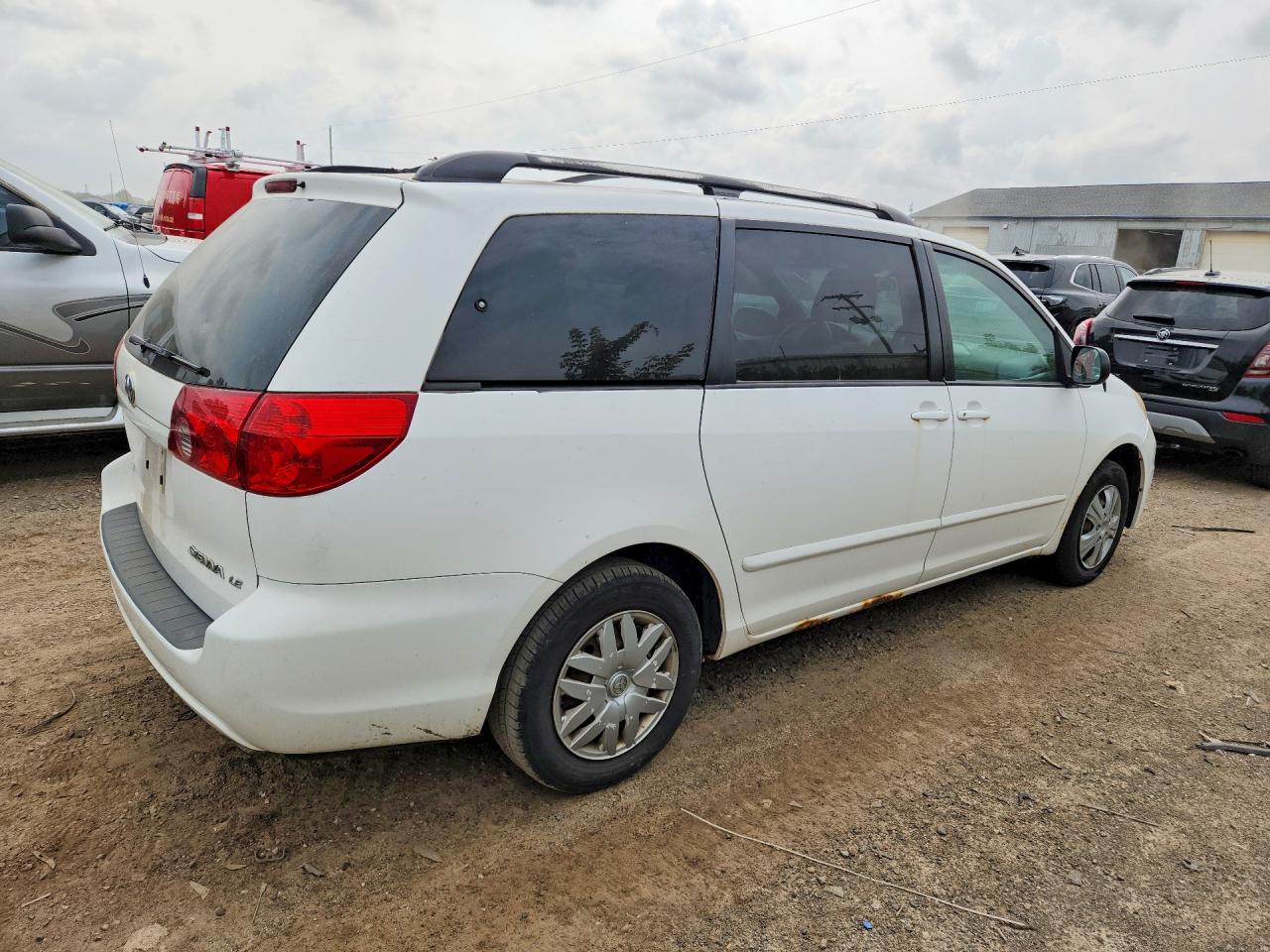 2009 TOYOTA SIENNA