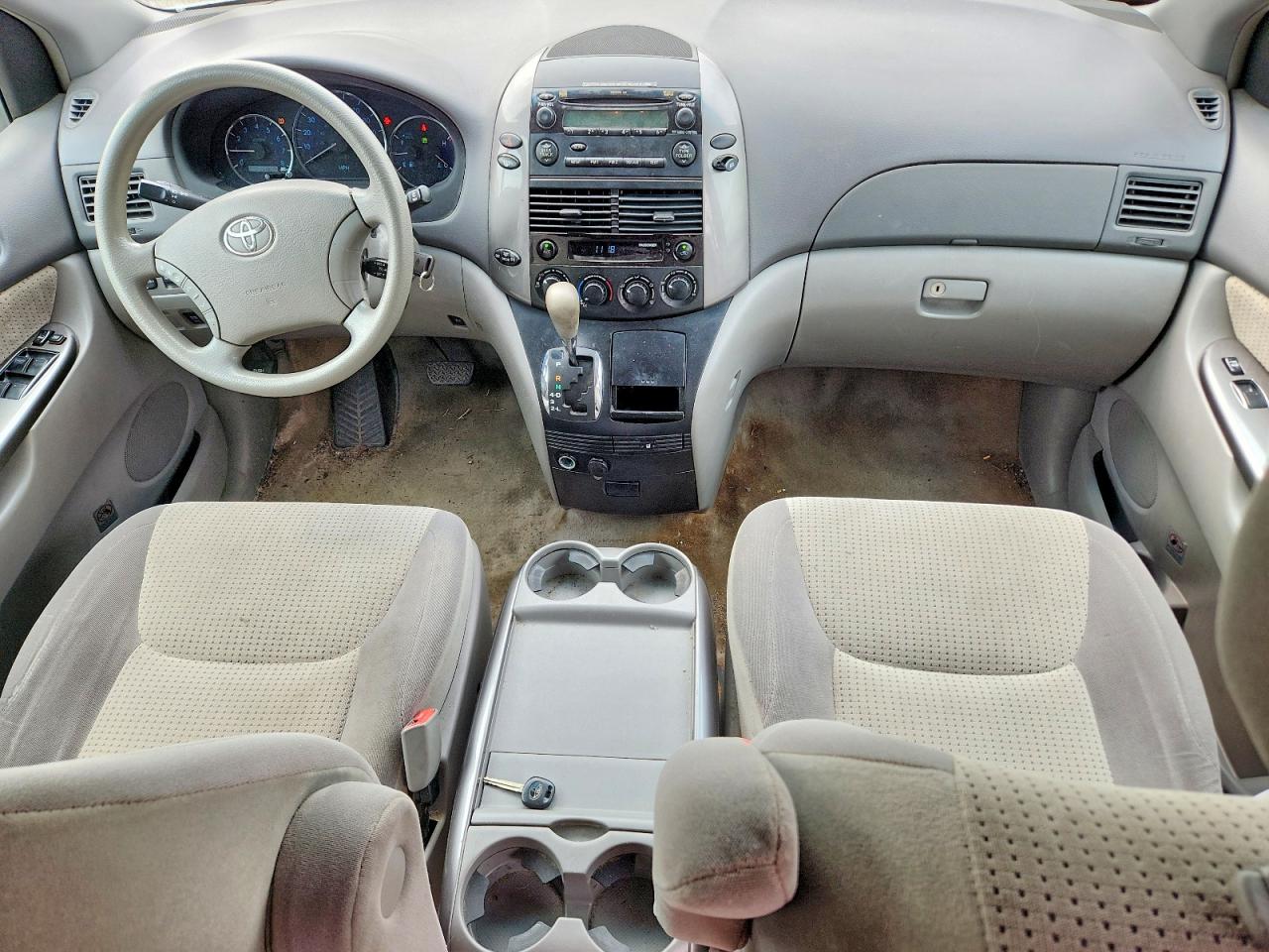 2009 TOYOTA SIENNA