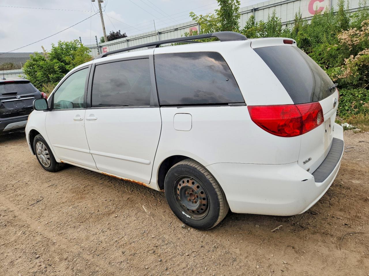 2009 TOYOTA SIENNA