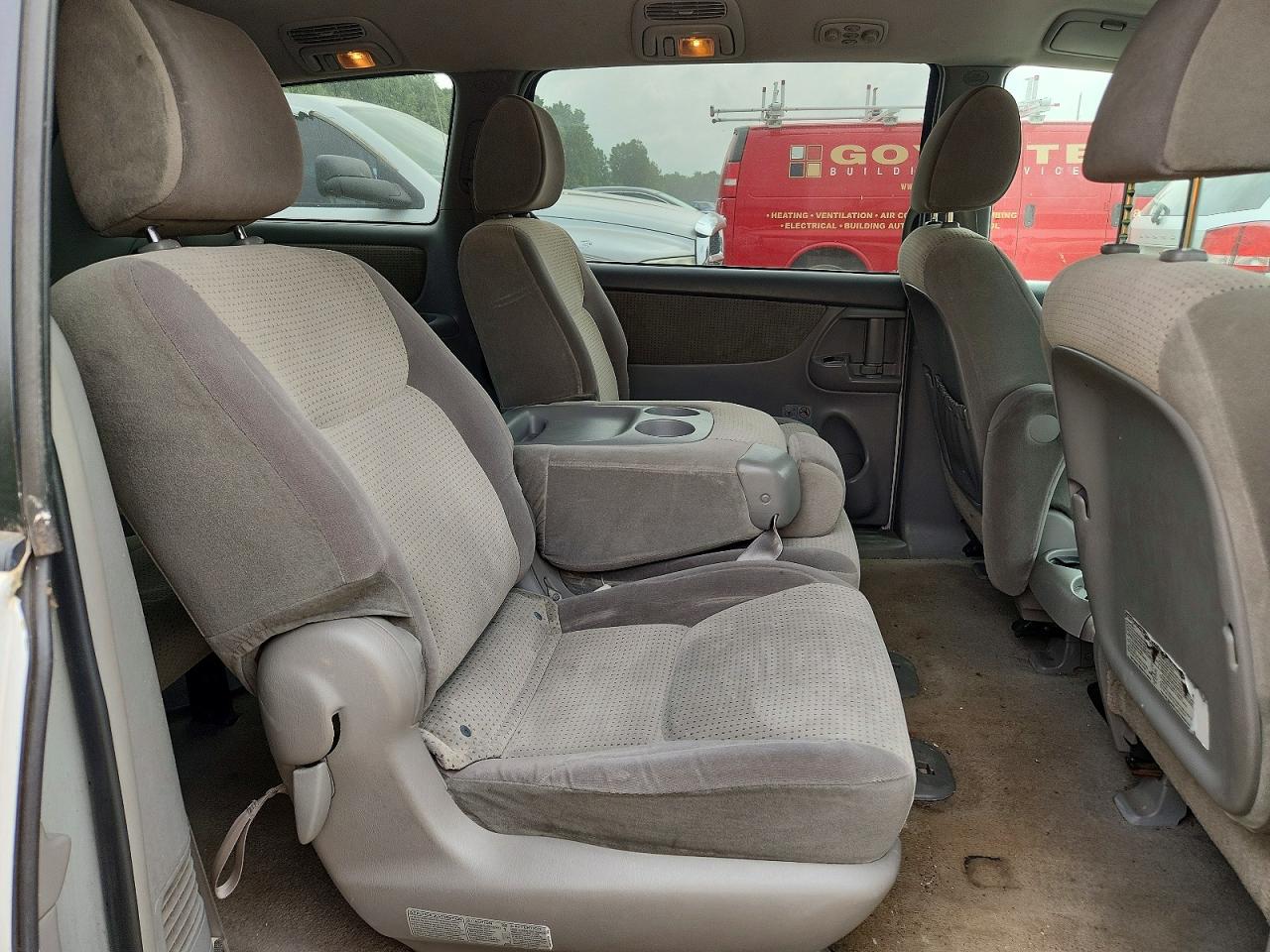 2009 TOYOTA SIENNA
