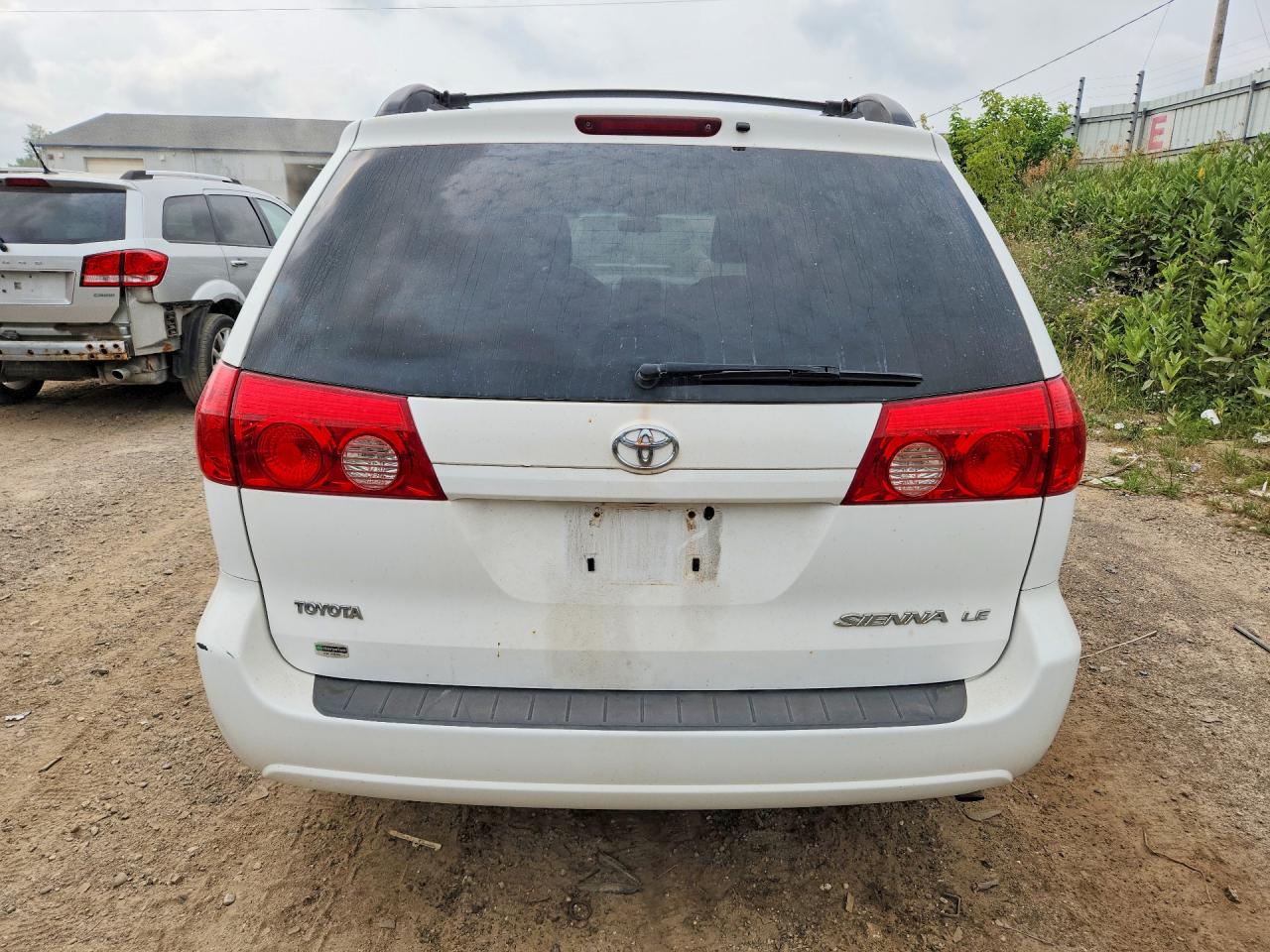 2009 TOYOTA SIENNA